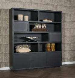 Kast Hermani hout